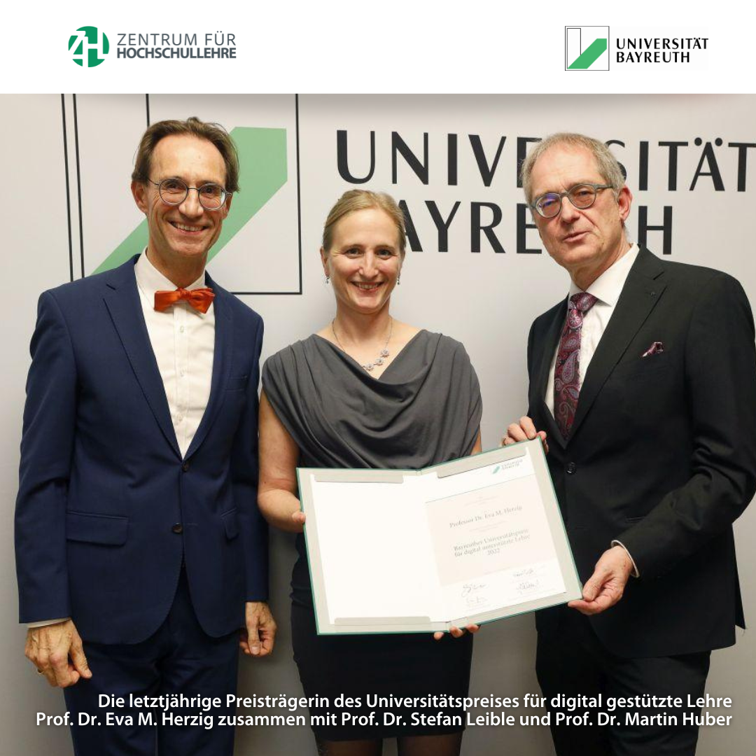 Die letztjährige Preisträgerin des Universitätspreises für digital gestützte Lehre  Prof. Dr. Eva M. Herzig zusammen mit Prof. Dr. Stefan Leible und Prof. Dr. Martin Huber